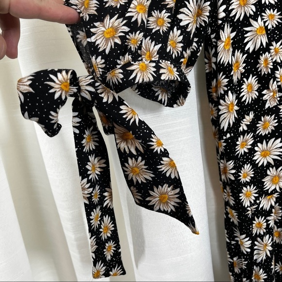 Sugar Lips daisy print jumpsuit - Picture 3 of 12